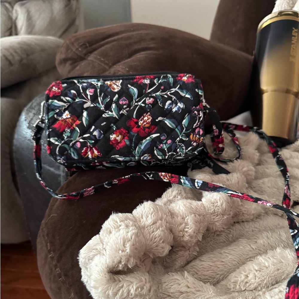 Vera Bradley rfid carryall crossbody